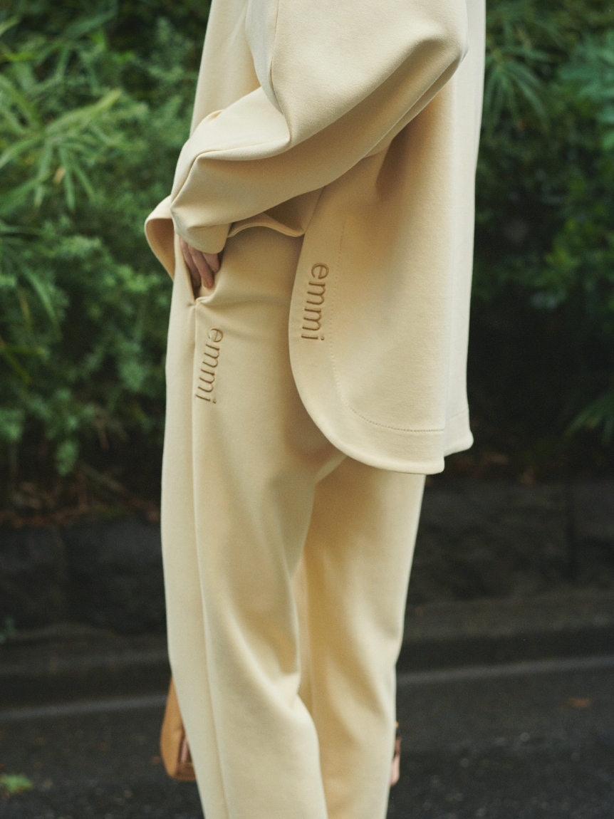 emmi atelier】ダンボールトップス(パーカー)|emmi atelier(エミ