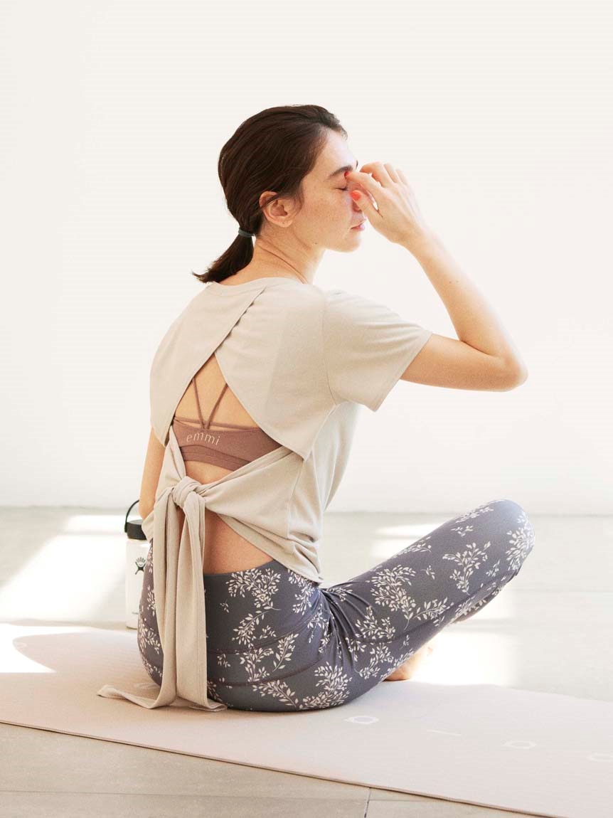 emmi yoga ヒップフィットトップス