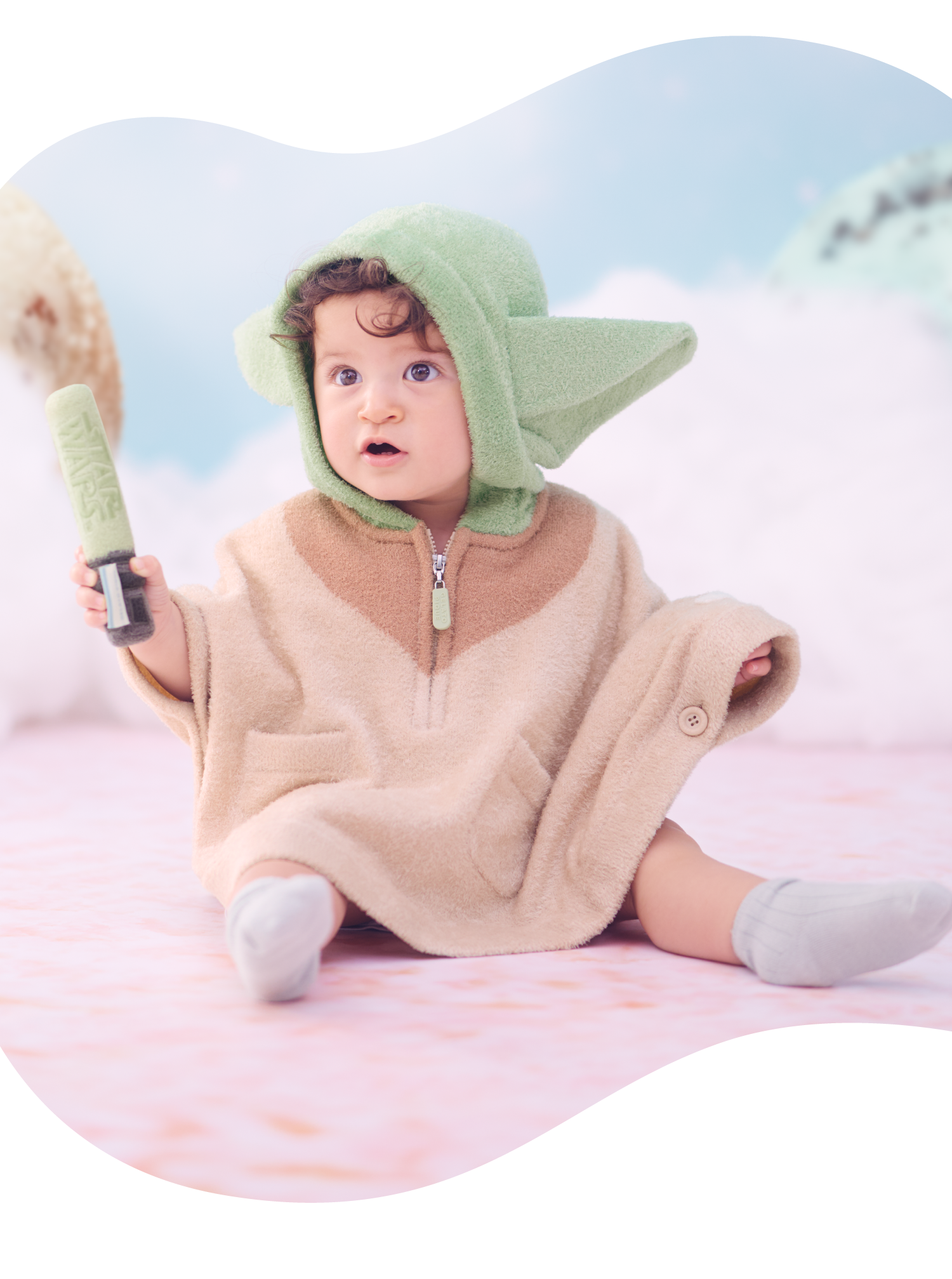 BABY PONCHO 9,900yen / TOY 3,960YEN