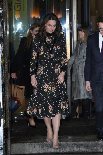 LONDON, ENGLAND - FEBRUARY 28:  Catherine, Duchess of Cambridge departs after visiting the 'Victorian Giants' exhibition at National Portrait Gallery on February 28, 2018 in London, England.  (Photo by Jeff Spicer/Getty Images)