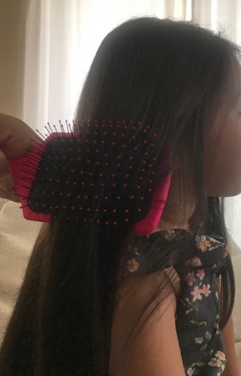海にプールに ウェットブラシ が便利すぎる ロングヘア女子やママの間で大人気 Usagi Magazine ウサギオンライン公式通販サイト