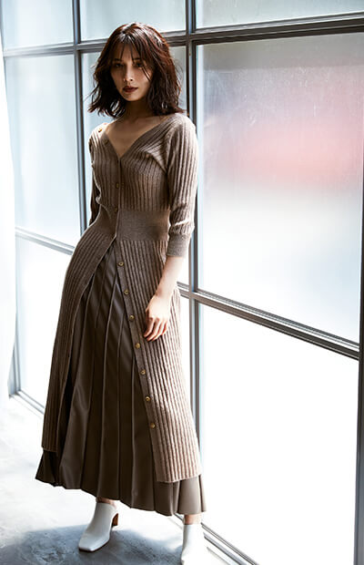 １着でワンピ カーデ トップスに 秋に大活躍する 着回し力最強ワンピ を発見 Usagi Magazine ウサギオンライン公式通販サイト