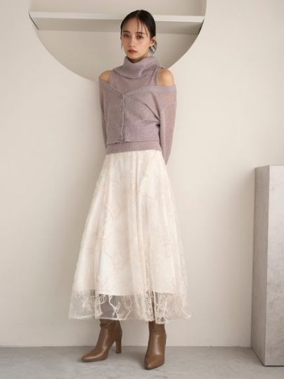 冬の特権！【オフタートルニット】であざと可愛く、小顔効果を